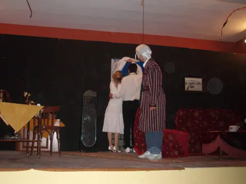 2007 Αλίμονο στους νέους · Φωτογραφίες παράστασης